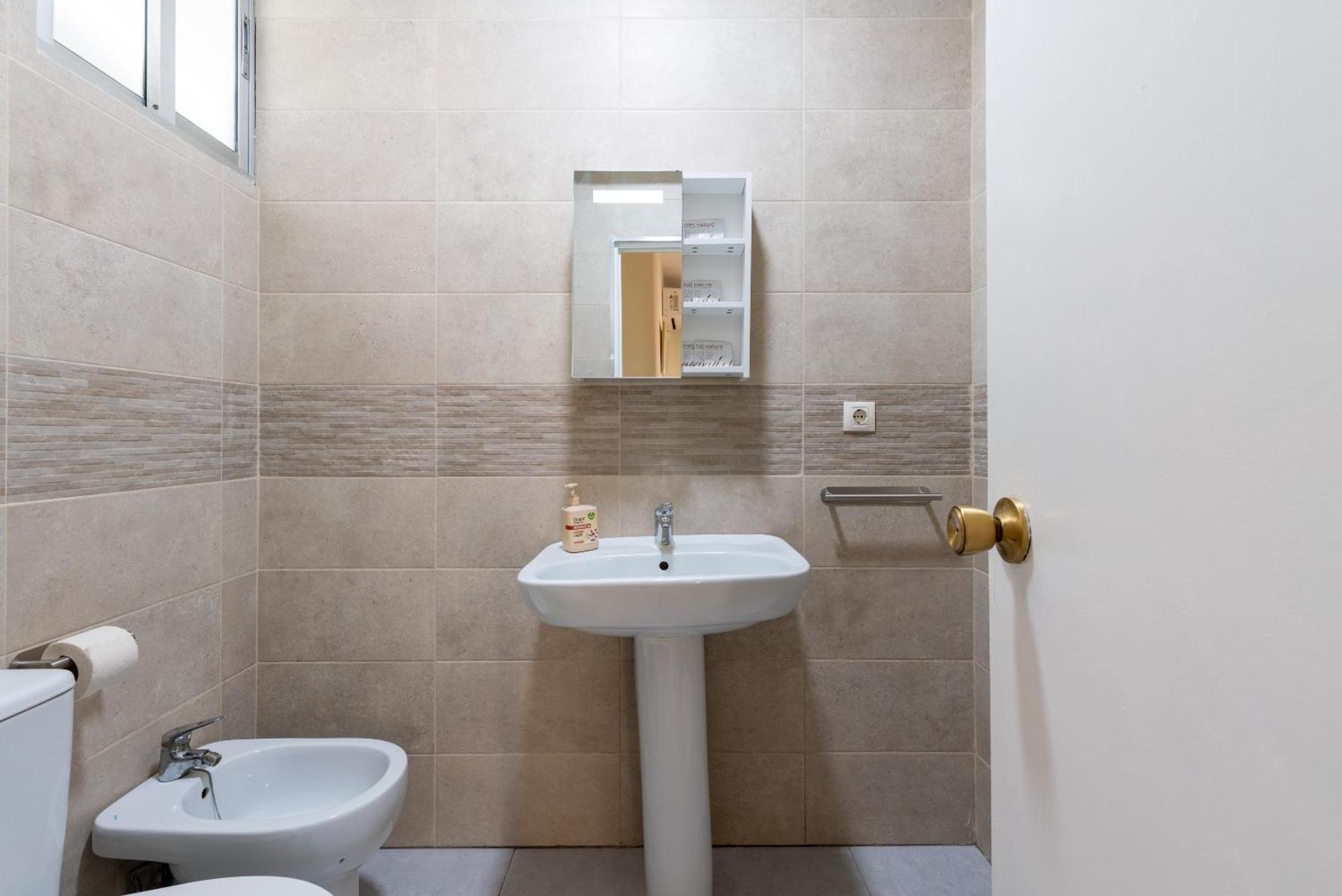 Apartamento Familiar Maria Auxiliadora Севилья Экстерьер фото