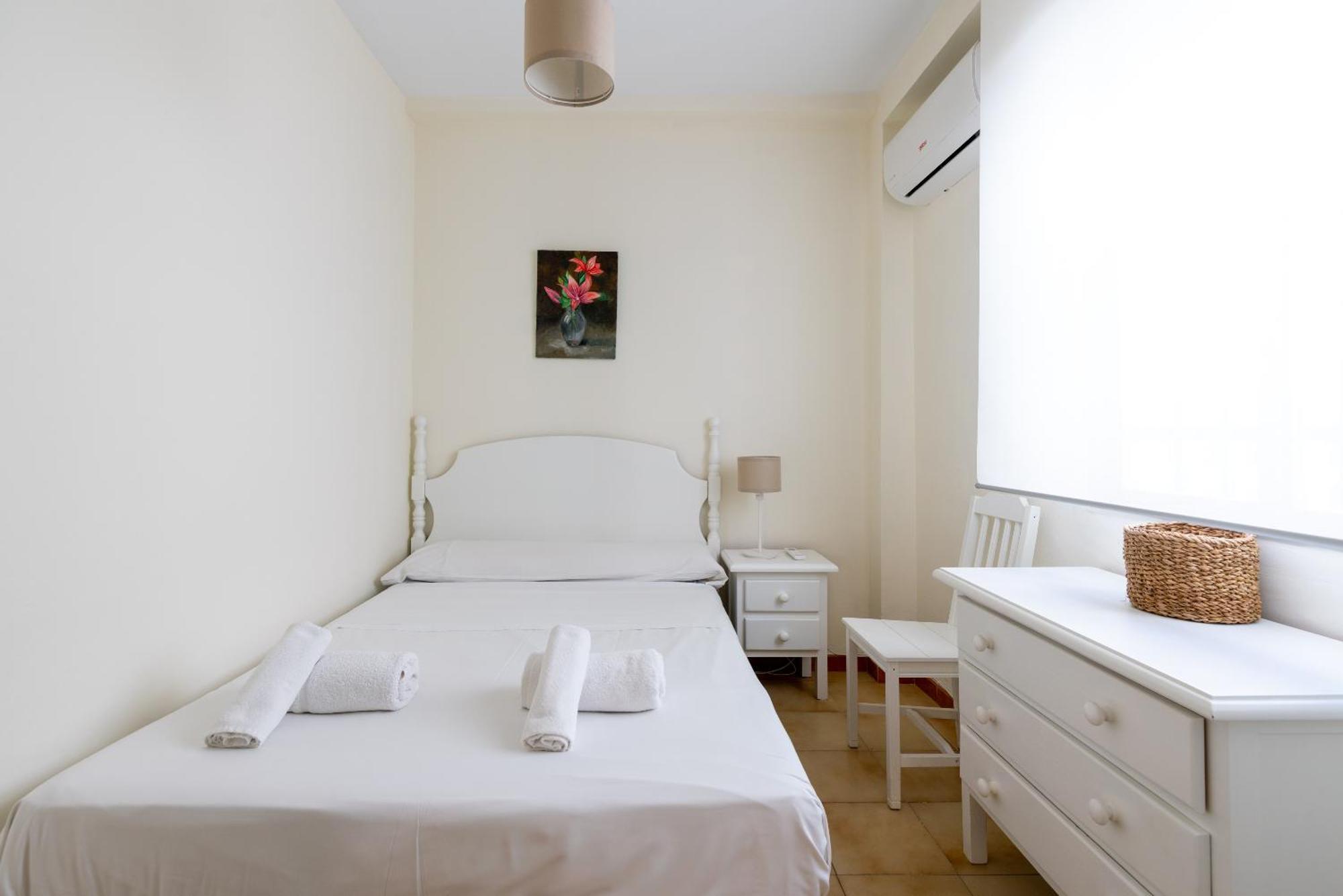 Apartamento Familiar Maria Auxiliadora Севилья Экстерьер фото
