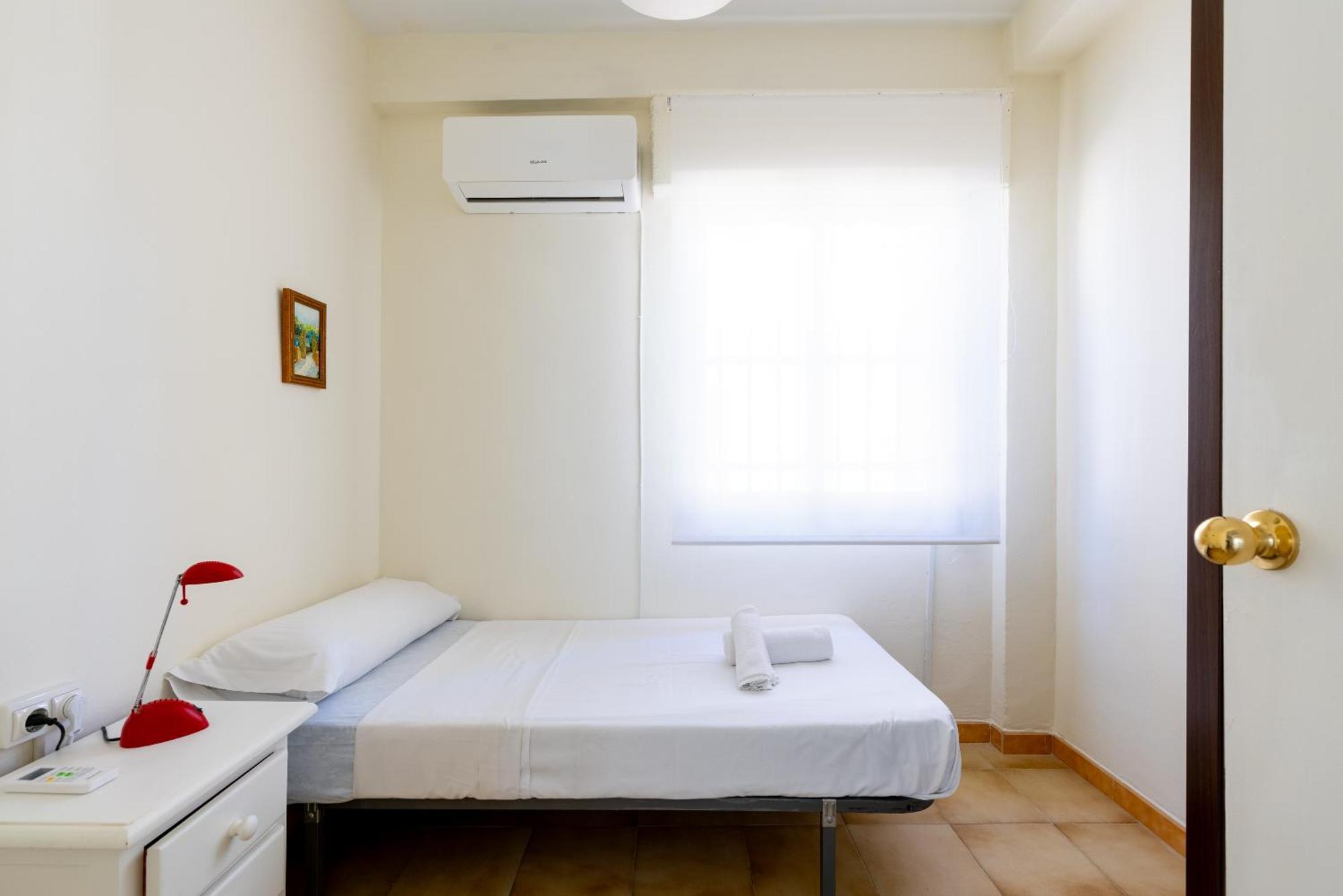 Apartamento Familiar Maria Auxiliadora Севилья Экстерьер фото