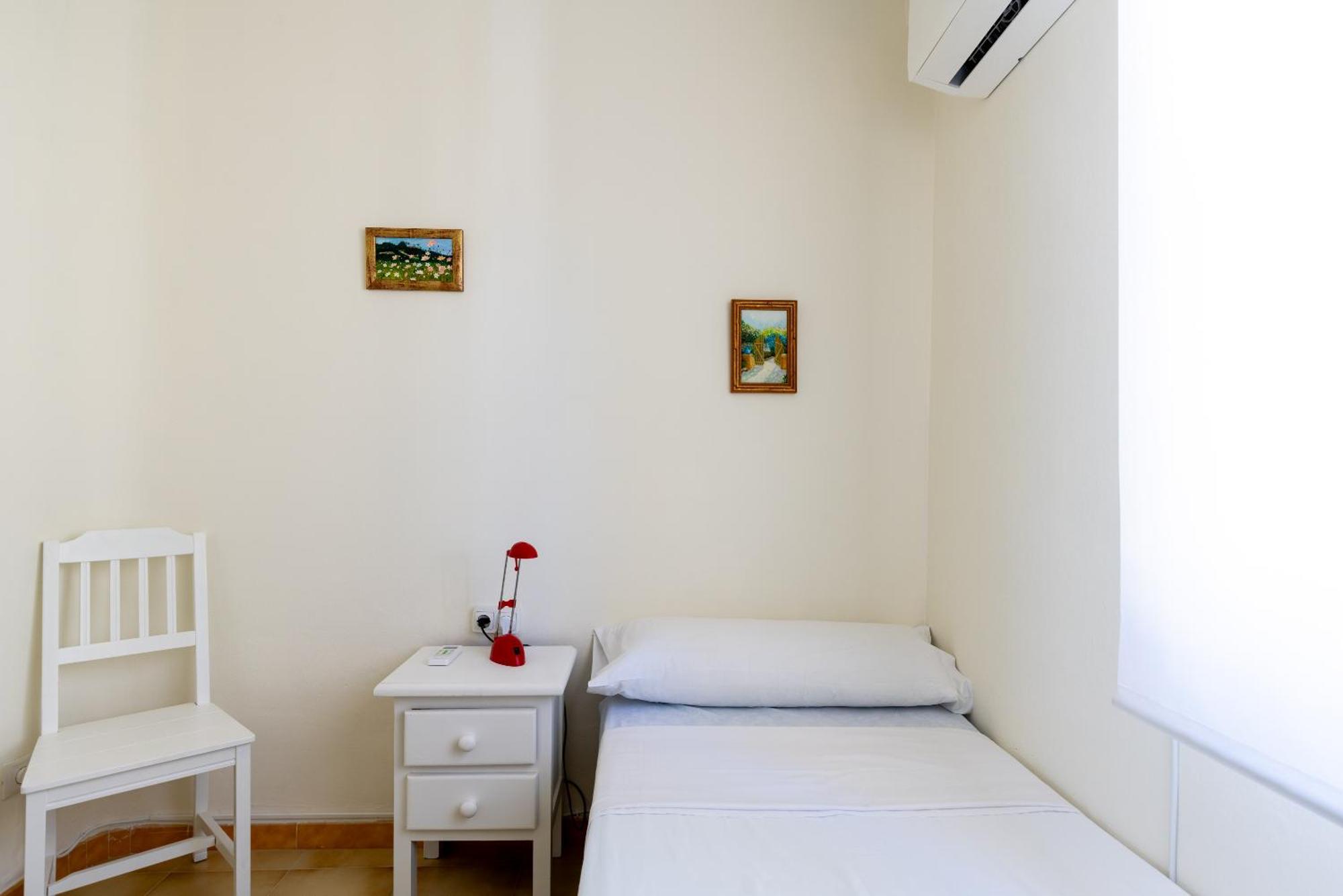 Apartamento Familiar Maria Auxiliadora Севилья Экстерьер фото