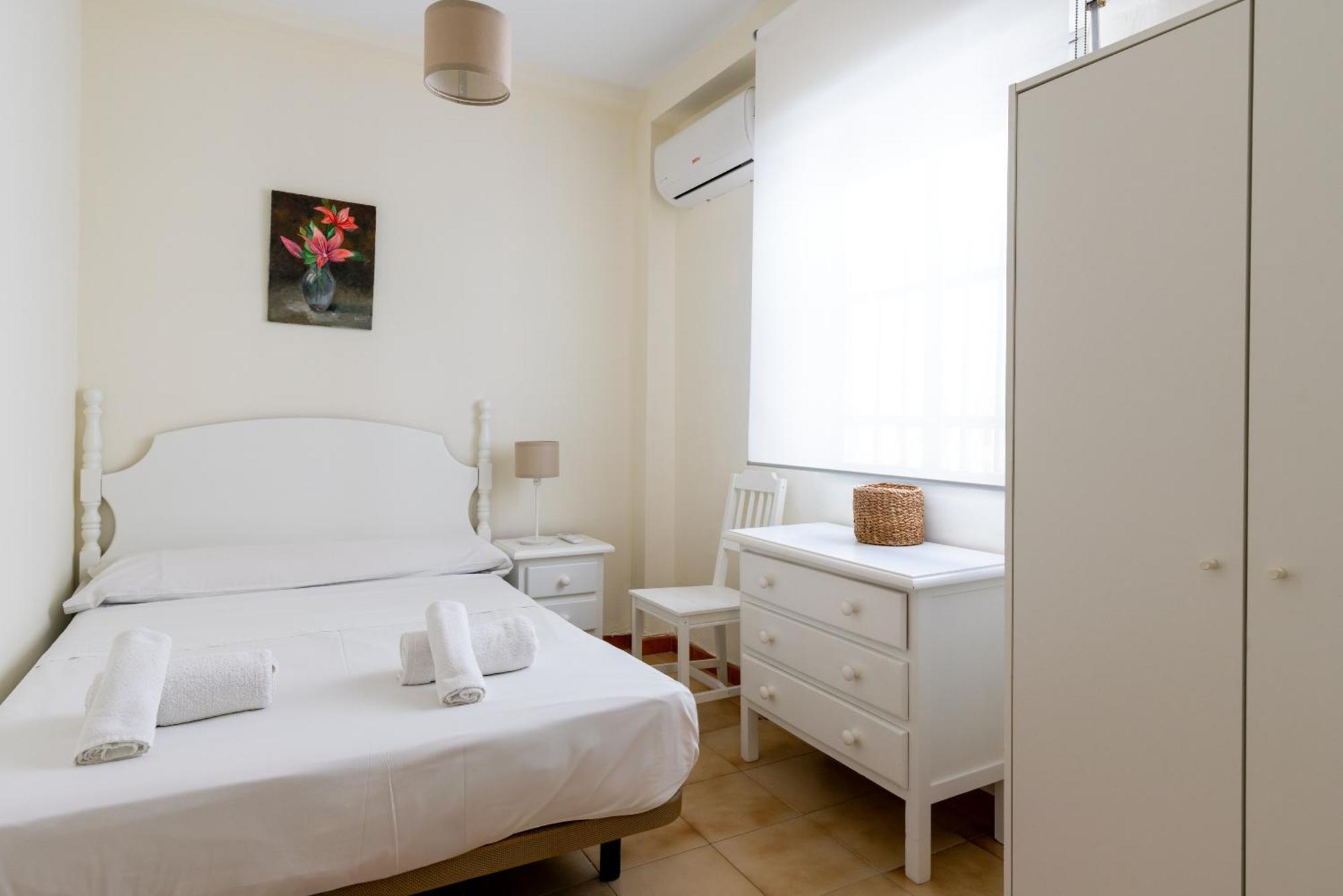 Apartamento Familiar Maria Auxiliadora Севилья Экстерьер фото