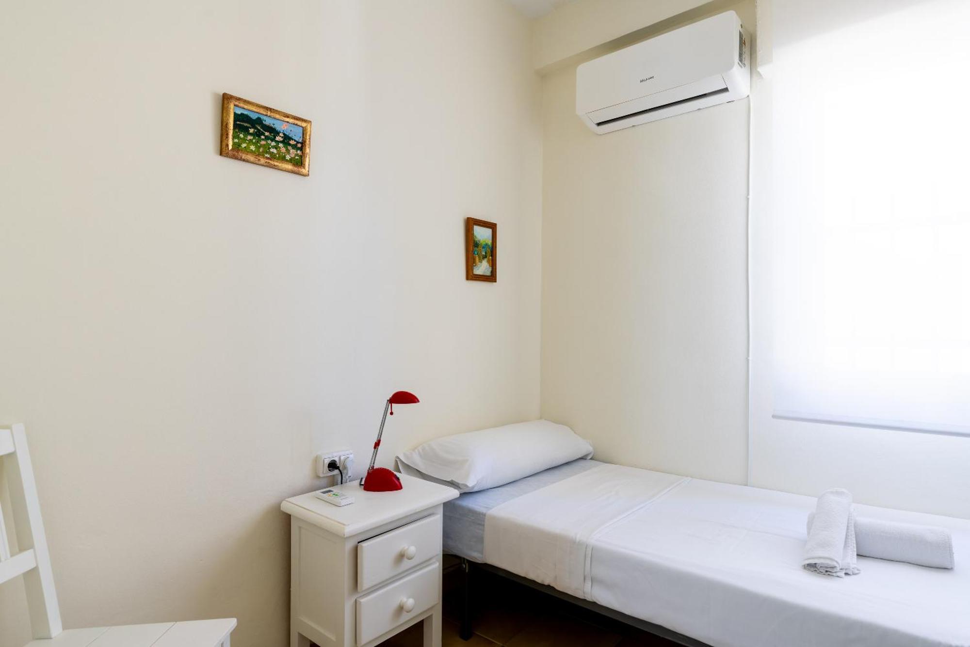 Apartamento Familiar Maria Auxiliadora Севилья Экстерьер фото